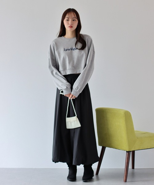 BLUEEAST（ブルーイースト）の「Lunaロゴ刺繍クロップドスウェット（スウェット・レディース・ネイビー/ベージュ/グレー・MEDIUM）」の17枚目の写真