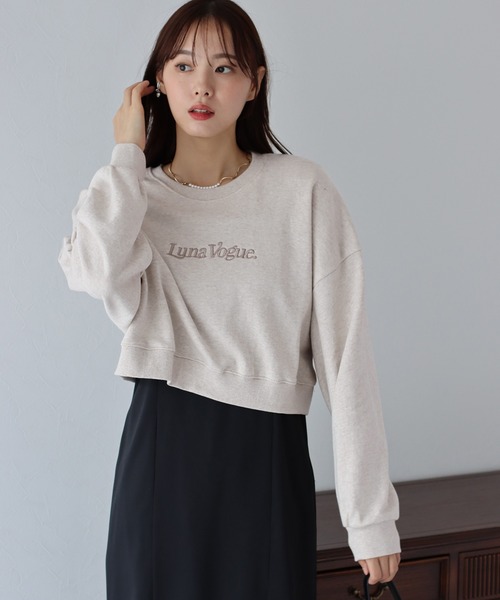 BLUEEAST（ブルーイースト）の「Lunaロゴ刺繍クロップドスウェット（スウェット・レディース・ネイビー/ベージュ/グレー・MEDIUM）」の15枚目の写真