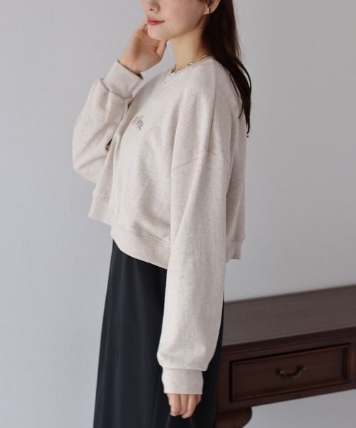 BLUEEAST（ブルーイースト）の「Lunaロゴ刺繍クロップドスウェット（スウェット・レディース・ネイビー/ベージュ/グレー・MEDIUM）」の14枚目の写真