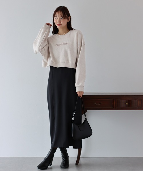 BLUEEAST（ブルーイースト）の「Lunaロゴ刺繍クロップドスウェット（スウェット・レディース・ネイビー/ベージュ/グレー・MEDIUM）」の12枚目の写真