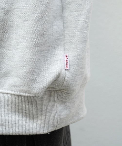 Red Cap Girl（レッドキャプガール）の「【RED CAP GIRL】イラストバックプリント刺繍 裏起毛プルオーバースウェット（スウェット・メンズ・グレー/ネイビー/チャコールグレー/カーキ/ホワイト/ブラック系その他/グレー系その他/ホワイト系その他・M/L）」の16枚目の写真