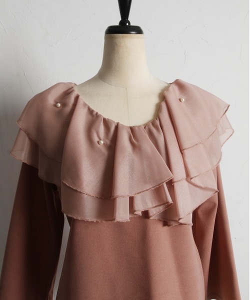 tocco closet(トッコ クローゼット)の「パール付きビックカラー切り替えカットプルオーバー【ZOZO限定カラーあり】(Tシャツ/カットソー・レディース・グレイッシュベージュ/ピンク/ブラック・M)」の8枚目の写真