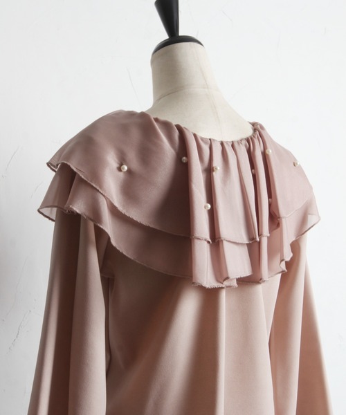 tocco closet(トッコ クローゼット)の「パール付きビックカラー切り替えカットプルオーバー【ZOZO限定カラーあり】(Tシャツ/カットソー・レディース・グレイッシュベージュ/ピンク/ブラック・M)」の14枚目の写真
