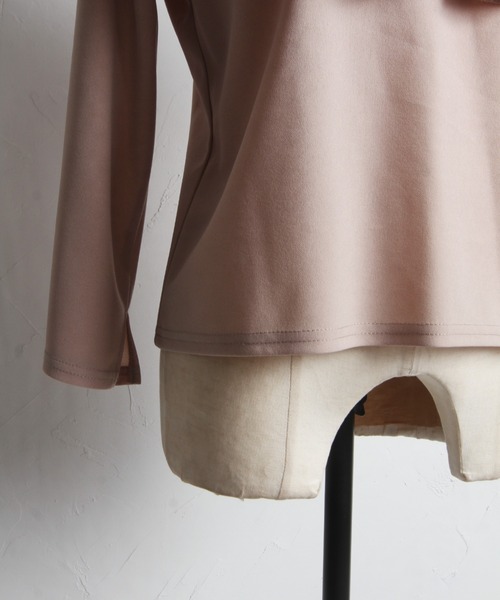 tocco closet(トッコ クローゼット)の「パール付きビックカラー切り替えカットプルオーバー【ZOZO限定カラーあり】(Tシャツ/カットソー・レディース・グレイッシュベージュ/ピンク/ブラック・M)」の7枚目の写真