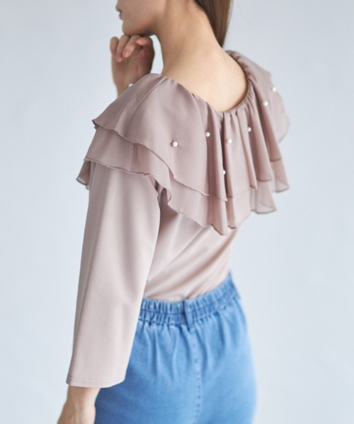 tocco closet(トッコ クローゼット)の「パール付きビックカラー切り替えカットプルオーバー【ZOZO限定カラーあり】(Tシャツ/カットソー・レディース・グレイッシュベージュ/ピンク/ブラック・M)」の13枚目の写真
