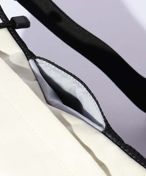 Dickies（ディッキーズ）の「【Dickies】レトロアクティブ/ウェストバッグ（ボディバッグ/ウエストポーチ・メンズ・ブラック系その他/オフホワイト/ブラック・FREE）」の9枚目の写真