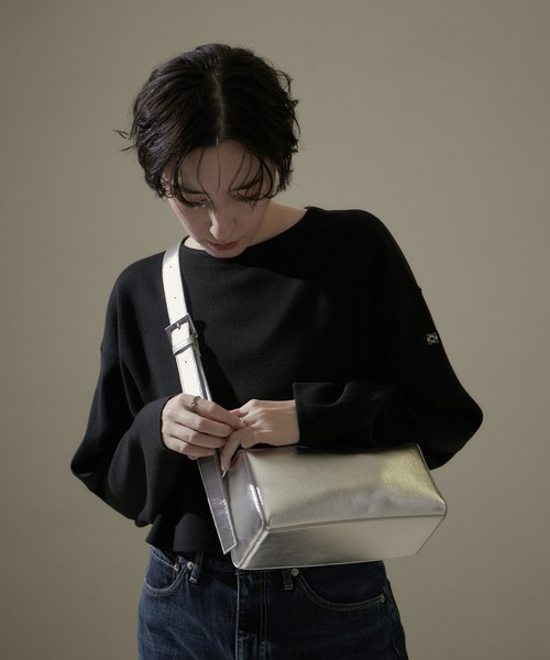 SALON adam et rope'(サロン アダム エ ロペ)の「スウェットライククロップドプルオーバー 無地/ボーダー【洗える】(Tシャツ/カットソー・レディース・ホワイト系その他3/サックスブルー/ブラック・FREE)」の8枚目の写真