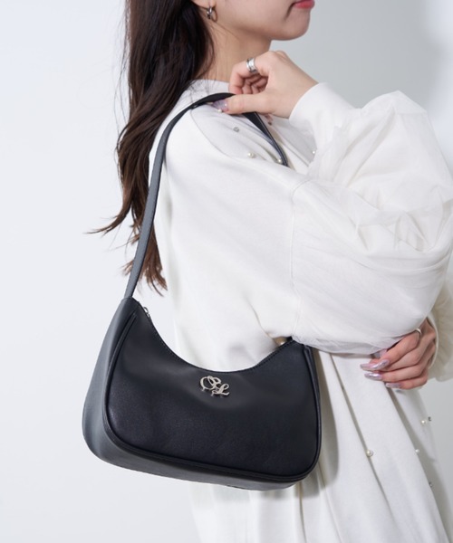 OLIVE des OLIVE(オリーブデオリーブ)の「エンブレム付ホーボーバッグ(ショルダーバッグ・レディース・アイボリー/ブラック・FREE)」の10枚目の写真