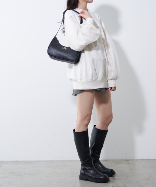 OLIVE des OLIVE(オリーブデオリーブ)の「エンブレム付ホーボーバッグ(ショルダーバッグ・レディース・アイボリー/ブラック・FREE)」の13枚目の写真