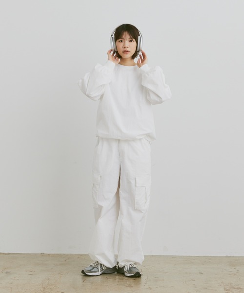 flaner(フラネ)の「Loose nylon pullover / ルーズナイロンプルオーバー(その他トップス・レディース・ネイビー/ブラック/ホワイト・LARGE/MEDIUM)」の13枚目の写真