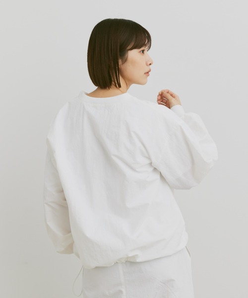 flaner(フラネ)の「Loose nylon pullover / ルーズナイロンプルオーバー(その他トップス・レディース・ネイビー/ブラック/ホワイト・LARGE/MEDIUM)」の4枚目の写真