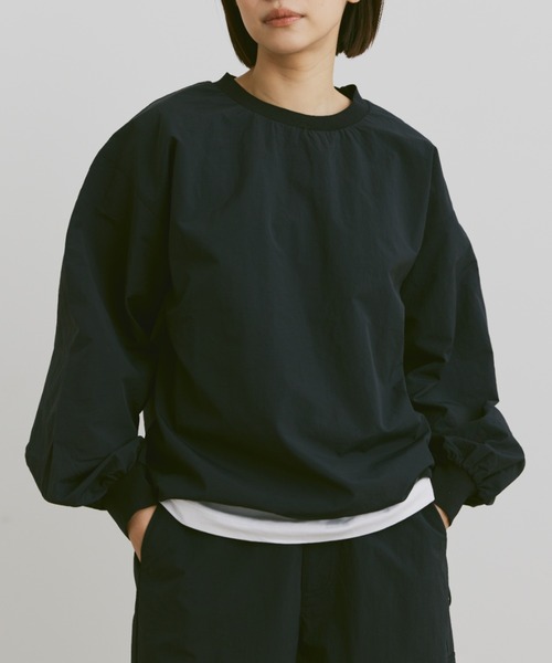 flaner(フラネ)の「Loose nylon pullover / ルーズナイロンプルオーバー(その他トップス・レディース・ネイビー/ブラック/ホワイト・LARGE/MEDIUM)」の15枚目の写真