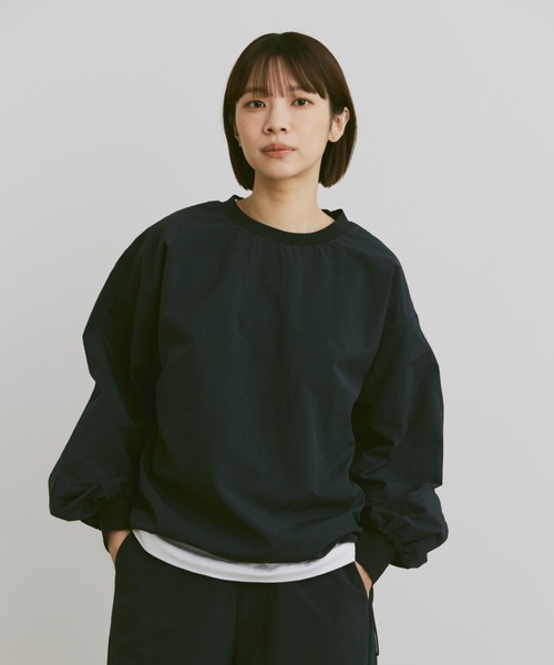 flaner(フラネ)の「Loose nylon pullover / ルーズナイロンプルオーバー(その他トップス・レディース・ネイビー/ブラック/ホワイト・LARGE/MEDIUM)」の14枚目の写真