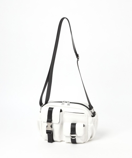 LAKOLE（ラコレ）の「スクエアポケットミニショルダーバッグ / 995563（ショルダーバッグ・レディース・シルバー/オフホワイト/ブラック・FREE）」の4枚目の写真