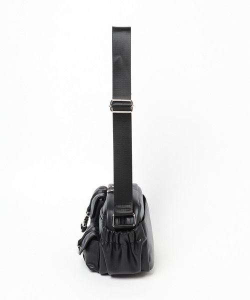 LAKOLE（ラコレ）の「スクエアポケットミニショルダーバッグ / 995563（ショルダーバッグ・レディース・シルバー/オフホワイト/ブラック・FREE）」の7枚目の写真