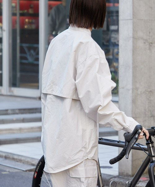 Franklin Climbing（フランクリンクライミング）の「【ESSENTIAL】アウトポケットナイロンシャツ《UVカット・撥水》（シャツ/ブラウス・メンズ・ブラック/ホワイト系その他/サックスブルー・MEDIUM/LARGE/X-LARGE）」の6枚目の写真