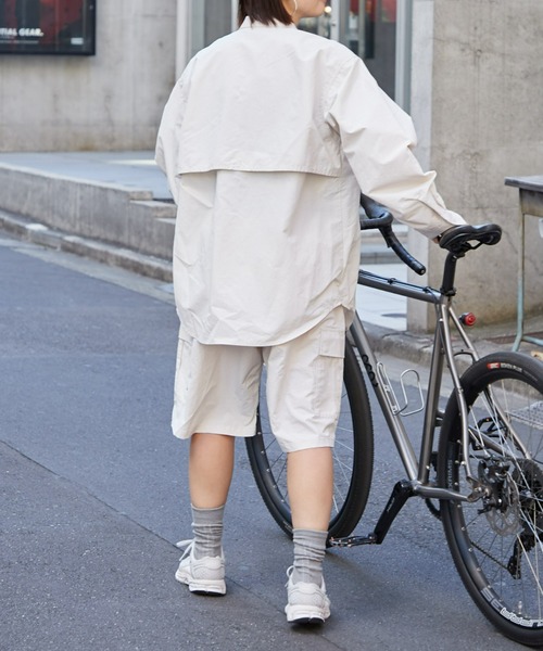 Franklin Climbing（フランクリンクライミング）の「【ESSENTIAL】アウトポケットナイロンシャツ《UVカット・撥水》（シャツ/ブラウス・メンズ・ブラック/ホワイト系その他/サックスブルー・MEDIUM/LARGE/X-LARGE）」の13枚目の写真