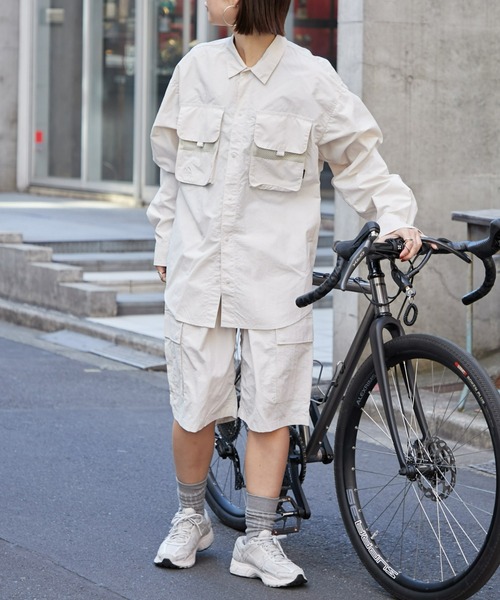 Franklin Climbing（フランクリンクライミング）の「【ESSENTIAL】アウトポケットナイロンシャツ《UVカット・撥水》（シャツ/ブラウス・メンズ・ブラック/ホワイト系その他/サックスブルー・MEDIUM/LARGE/X-LARGE）」の11枚目の写真