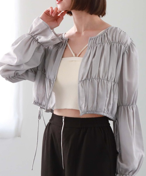 archives(アルシーヴ)の「2wayシャーリングドロストブラウス(シャツ/ブラウス・レディース・オフホワイト/ブルーグレー/ベージュ・MEDIUM)」の2枚目の写真