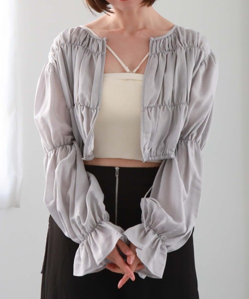 archives(アルシーヴ)の「2wayシャーリングドロストブラウス(シャツ/ブラウス・レディース・オフホワイト/ブルーグレー/ベージュ・MEDIUM)」の21枚目の写真