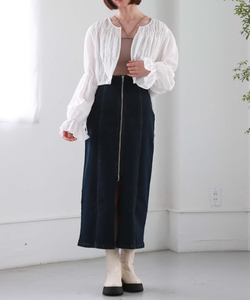 archives(アルシーヴ)の「2wayシャーリングドロストブラウス(シャツ/ブラウス・レディース・オフホワイト/ブルーグレー/ベージュ・MEDIUM)」の18枚目の写真