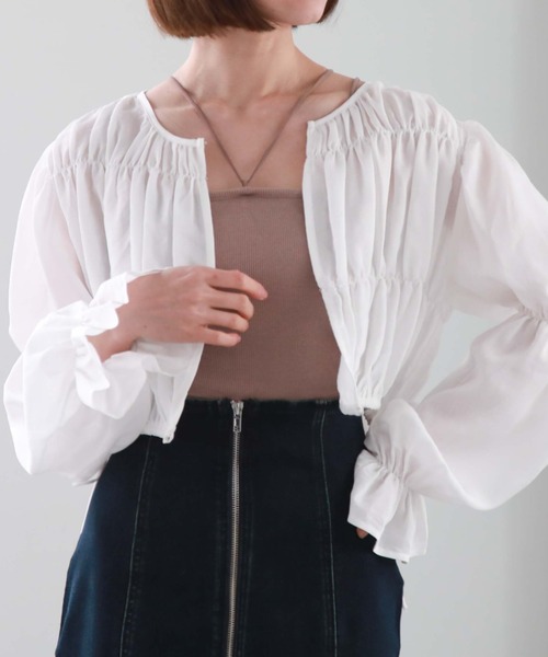 archives(アルシーヴ)の「2wayシャーリングドロストブラウス(シャツ/ブラウス・レディース・オフホワイト/ブルーグレー/ベージュ・MEDIUM)」の14枚目の写真