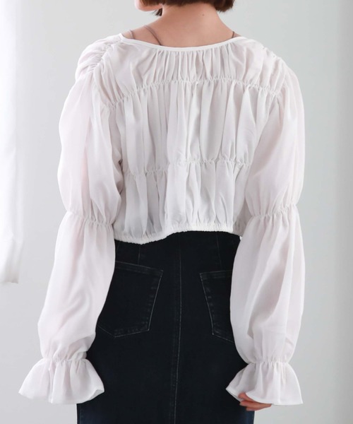 archives(アルシーヴ)の「2wayシャーリングドロストブラウス(シャツ/ブラウス・レディース・オフホワイト/ブルーグレー/ベージュ・MEDIUM)」の16枚目の写真