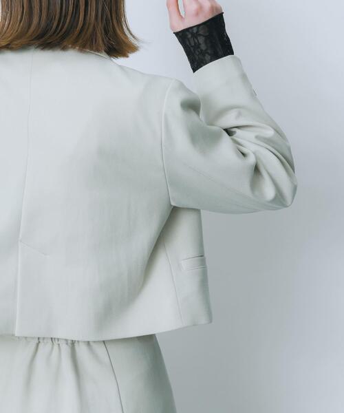 HEYUMM（ヘユム）の「ショートテーラードジャケット（その他アウター・レディース・ベージュ/チャコールグレー/アイボリー・ONE）」の4枚目の写真