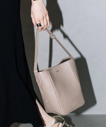 Beau're（ヴュレ）の「【BEAURE/ビュレ】カウレザー バケツ型ワンショルダーバッグ（トートバッグ）」