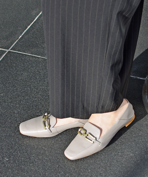 PICHE ABAHOUSE（ピシェ アバハウス）の「バブーシュビットモカスクエアローファー（ローファー・レディース・ブラック/オフホワイト/グレー/キャメル・38/39/36/37/35/34/40）」の3枚目の写真