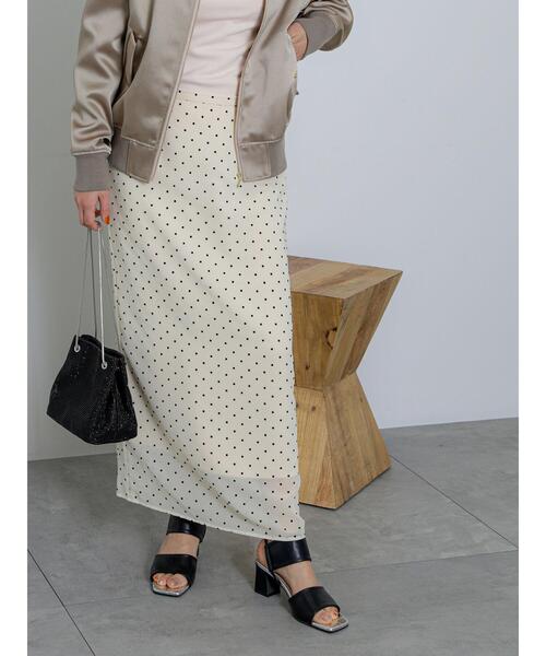 Te chichi（テチチ）の「シアードットIラインスカート（スカート・レディース・ベージュ/チャコールグレー・F）」の10枚目の写真