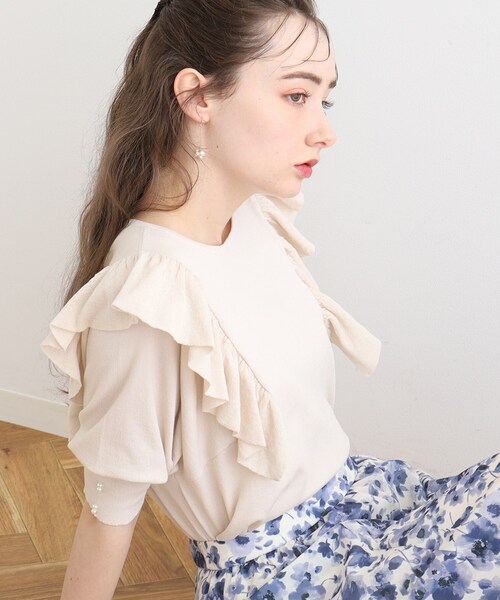 couture brooch（クチュールブローチ）の「◆フリル5分袖ニット（ニット/セーター・レディース・ブラック/ライトブルー/アイボリー・42/38）」の2枚目の写真