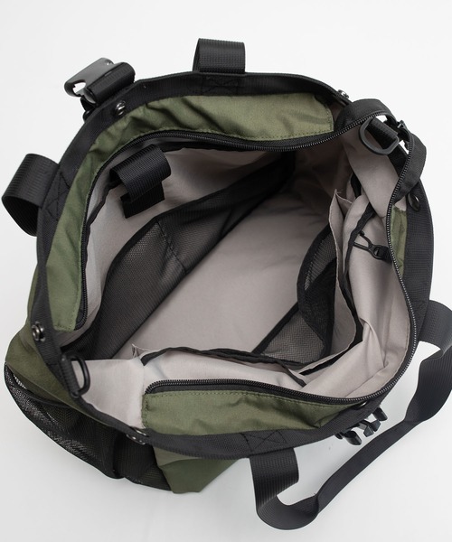 KiU(キウ)の「大容量マルチパーパス3WAYトートバッグ(18L)(トートバッグ・レディース・ベージュ/ブラック/カーキ・FREE)」の20枚目の写真