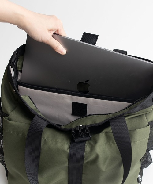 KiU(キウ)の「大容量マルチパーパス3WAYトートバッグ(18L)(トートバッグ・レディース・ベージュ/ブラック/カーキ・FREE)」の13枚目の写真