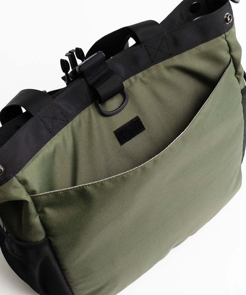 KiU(キウ)の「大容量マルチパーパス3WAYトートバッグ(18L)(トートバッグ・レディース・ベージュ/ブラック/カーキ・FREE)」の11枚目の写真