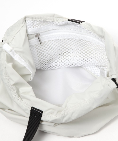 Speedo（スピード）の「【HEREIAM】Speedo／ボヤージュコーデュラポーチ（ショルダーバッグ・レディース・オフホワイト/ブラック・FREE）」の12枚目の写真