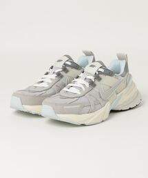 NIKE（ナイキ）の「NIKE WMNS V2K RUN FZ3596-072（スニーカー