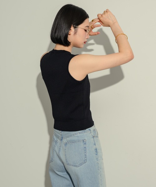 NEUNA（ヌナ）の「コンパクトリブタンク（タンクトップ・レディース・レッド/ホワイト/ブラック・FREE）」の15枚目の写真