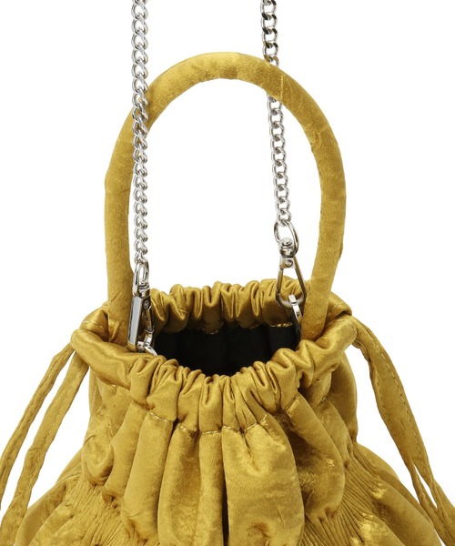 SALON adam et rope'（サロン アダム エ ロペ）の「2WAYベロアサテンギャザーバケットミニバッグ（ショルダーバッグ・レディース・マスタード/ブラック/カーキ・FREE）」の15枚目の写真