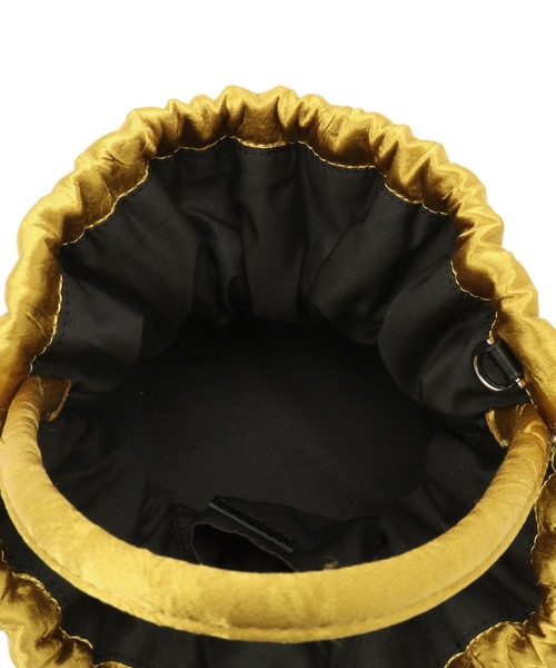 SALON adam et rope'（サロン アダム エ ロペ）の「2WAYベロアサテンギャザーバケットミニバッグ（ショルダーバッグ・レディース・マスタード/ブラック/カーキ・FREE）」の19枚目の写真