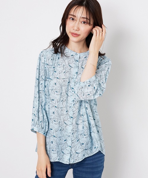 BELLUNA PLUS(ベルーナ)の「花柄プリントギャザー使いブラウス(シャツ/ブラウス・レディース・アイボリー系/ブルー系・X-LARGE/LARGE/MEDIUM)」の3枚目の写真