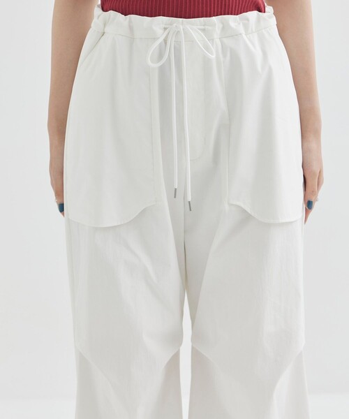 FEMMENT（ファモン）の「【FEMMENT/ファモン】《STUDIOUS別注》パラシュートパンツ（その他パンツ・レディース・ブラウン/ホワイト/ブラック・1/2）」の9枚目の写真