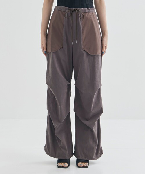 FEMMENT（ファモン）の「【FEMMENT/ファモン】《STUDIOUS別注》パラシュートパンツ（その他パンツ・レディース・ブラウン/ホワイト/ブラック・1/2）」の15枚目の写真