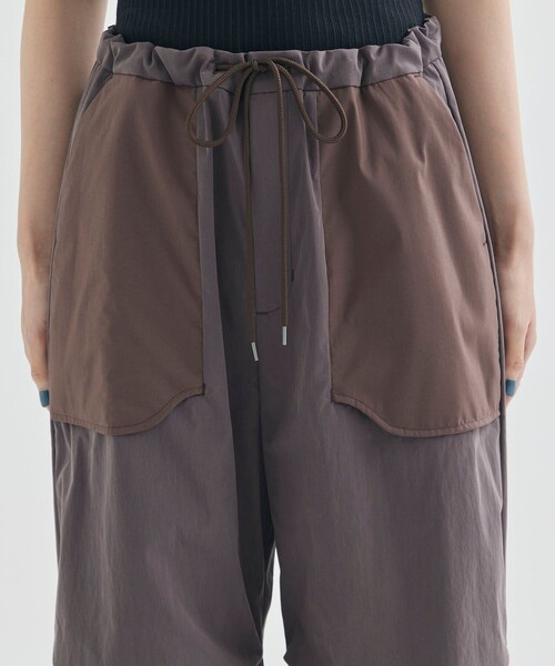 FEMMENT（ファモン）の「【FEMMENT/ファモン】《STUDIOUS別注》パラシュートパンツ（その他パンツ・レディース・ブラウン/ホワイト/ブラック・1/2）」の18枚目の写真