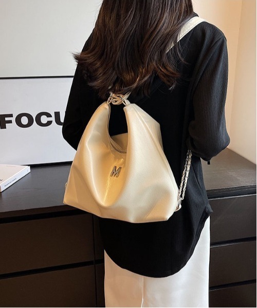 gossip!ロサンゼルス(ゴシップロサンゼルス)の「3wayトートバッグ/ショルダーバッグ/リュックサック/ A4収納可能(トートバッグ・レディース・オフホワイト/シルバー/ブラック・FREE)」の11枚目の写真