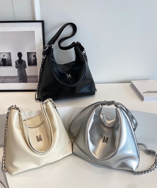 gossip!ロサンゼルス(ゴシップロサンゼルス)の「3wayトートバッグ/ショルダーバッグ/リュックサック/ A4収納可能(トートバッグ・レディース・オフホワイト/シルバー/ブラック・FREE)」の19枚目の写真