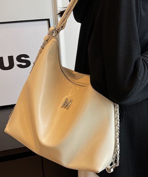 gossip!ロサンゼルス(ゴシップロサンゼルス)の「3wayトートバッグ/ショルダーバッグ/リュックサック/ A4収納可能(トートバッグ・レディース・オフホワイト/シルバー/ブラック・FREE)」の20枚目の写真