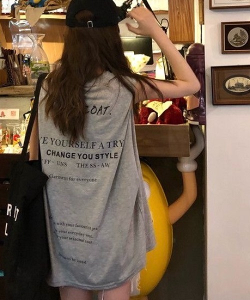 SHEENA(シーナ)の「フレンチスリーブロゴTシャツ(Tシャツ/カットソー・レディース・ブラック/ホワイト/レッド/グレー/ネイビー・M)」の4枚目の写真