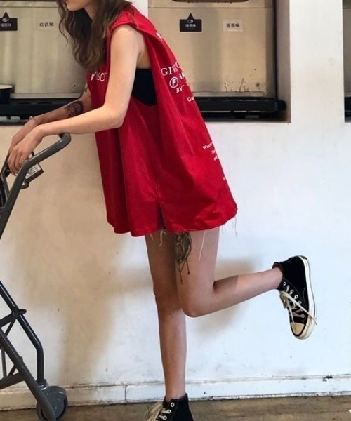 SHEENA(シーナ)の「フレンチスリーブロゴTシャツ(Tシャツ/カットソー・レディース・ブラック/ホワイト/レッド/グレー/ネイビー・M)」の12枚目の写真