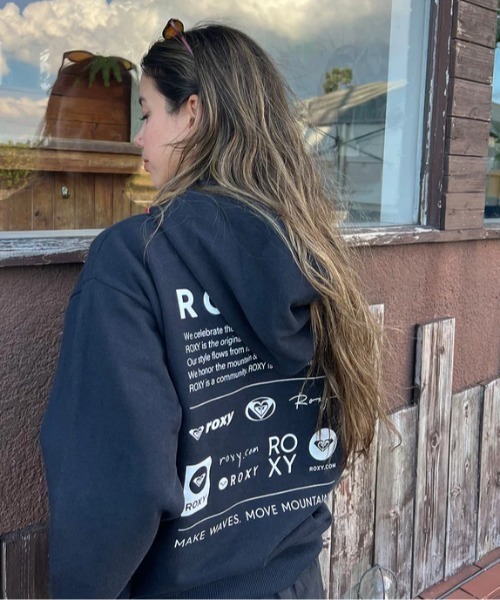 ROXY(ロキシー)の「OUR STYLE FLOW HOODI/ロキシーバックプリントプルオーバーパーカー・フーディー(パーカー・レディース・ブラウン/ホワイト/ブラック/グレー・LARGE/MEDIUM/SMALL/X-LARGE)」の2枚目の写真